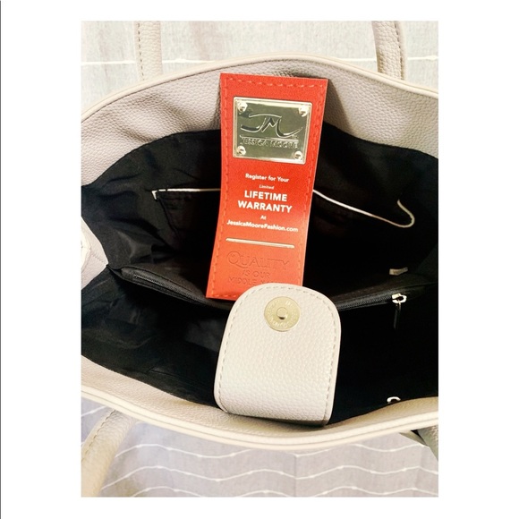 ⭐️Jessica Moore Grey Purse - Picture 4 of 7